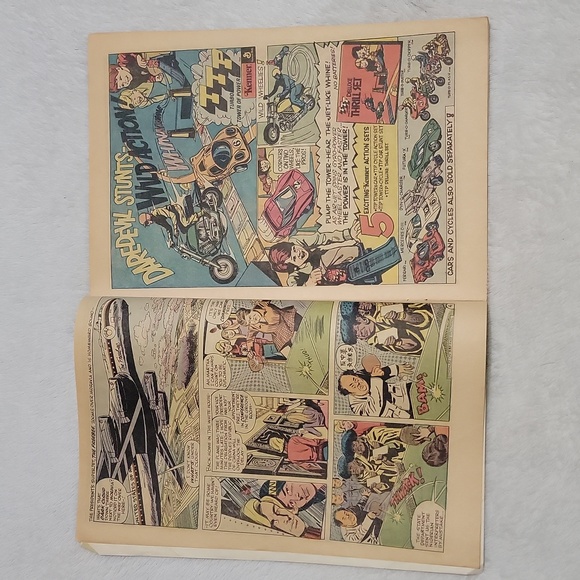 Prez #4 Comic Book - Picture 6 of 13